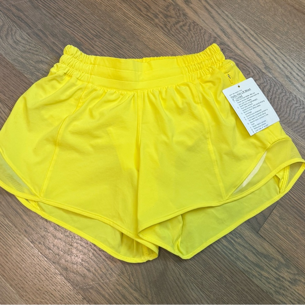 Lululemon Hotty Hot Lined 4” shirts